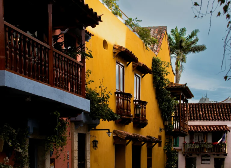 Buying property in Colombia: Title study buying property in colombia title